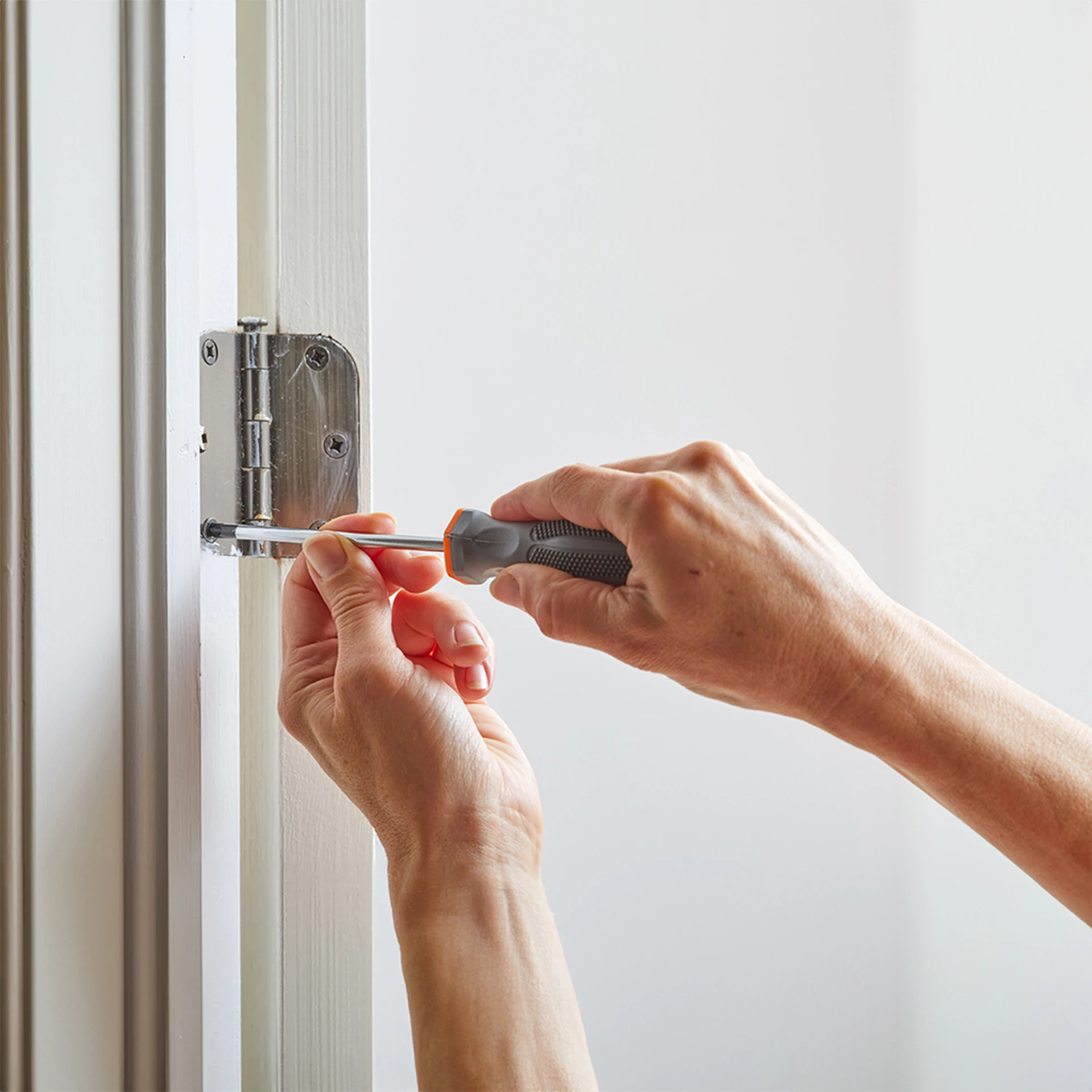 how-to-fix-an-interior-door-step-2